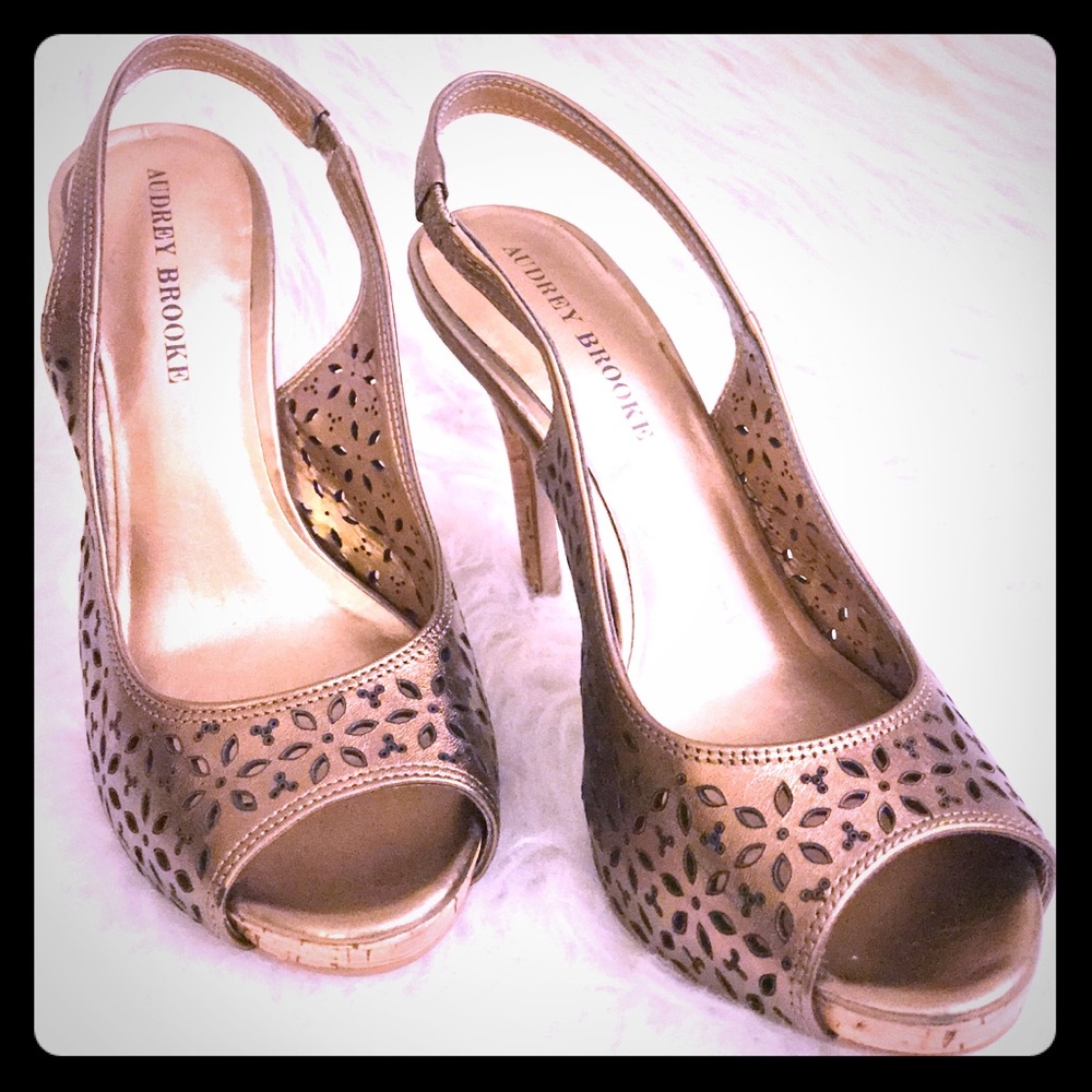 NEW~ Audrey Brook Golden Bronze Sling back